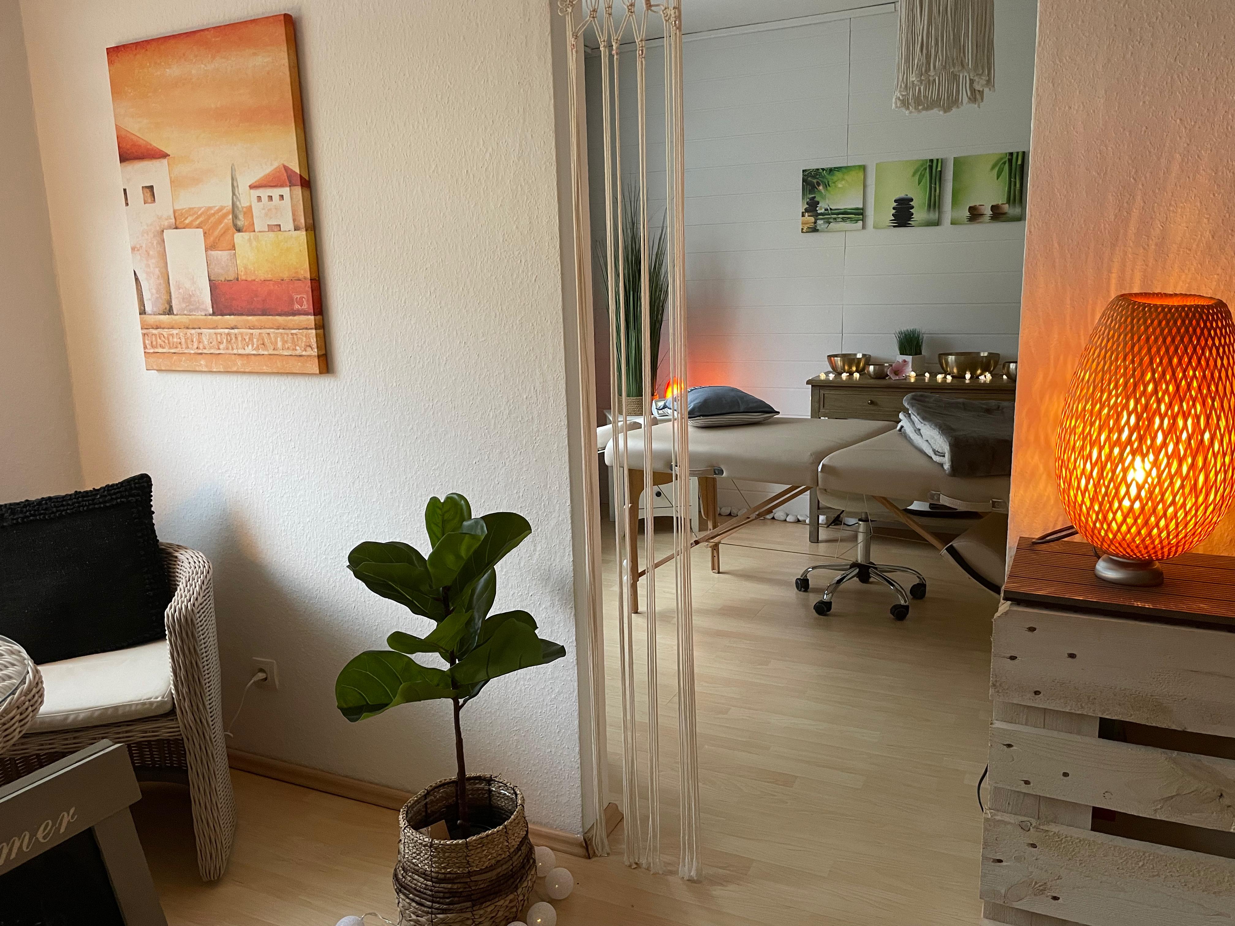 Wellnessmassagen Braunschweig, Massage, Lomi Massagen, Fußreflexzonenmassage, Hot Stone Massage